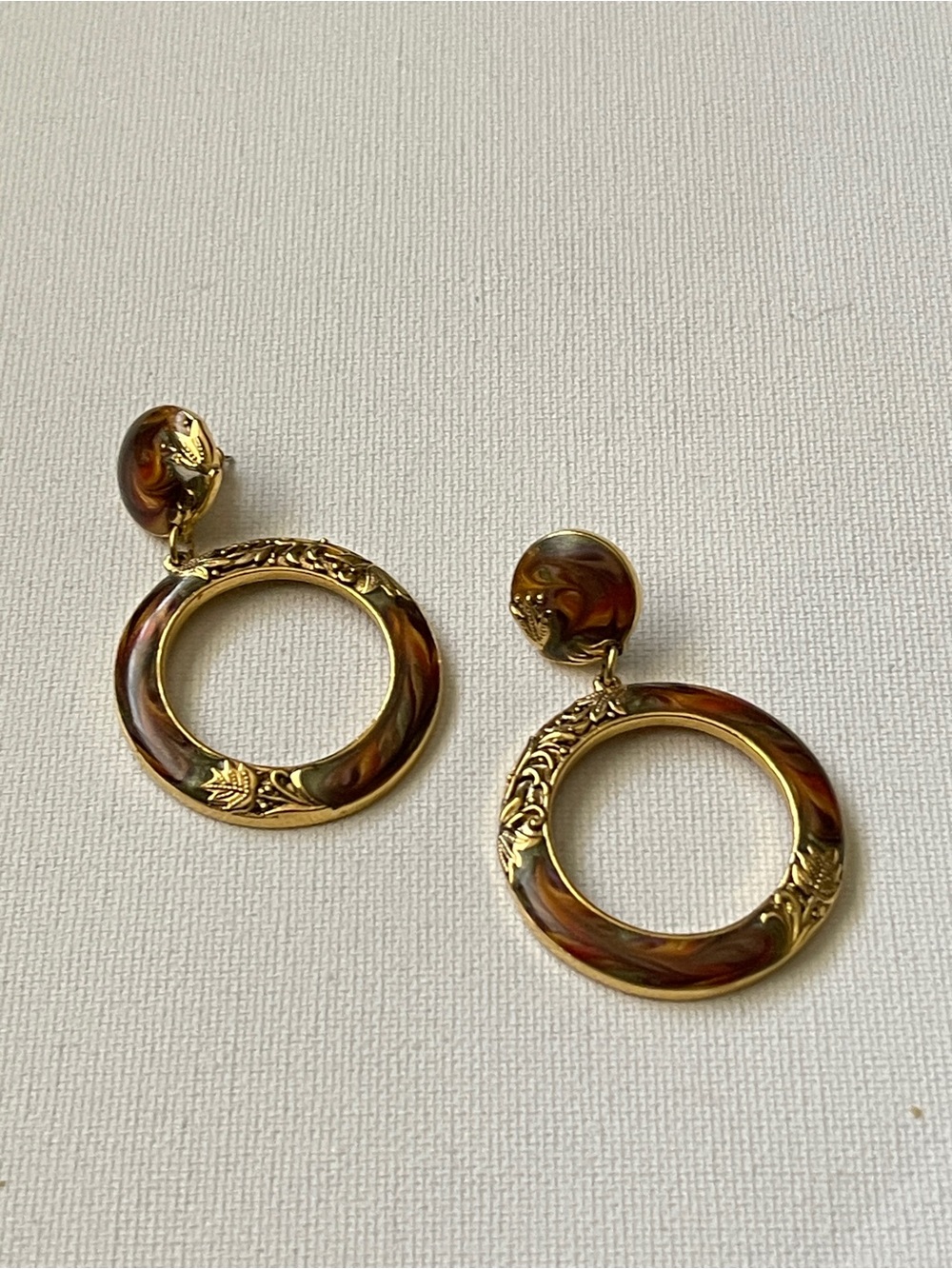Vintage Edgar Berebi Signed Brown Enamel Flower Gold Tone Drop Dangle Earrings